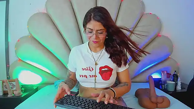 Anna  Spencer online show from 18, 2, 2025