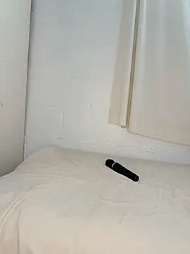 Snapshot of contagiousqueen chatting on 12, 4, 2026 contagiousqueen online show from 12, 4, 2026