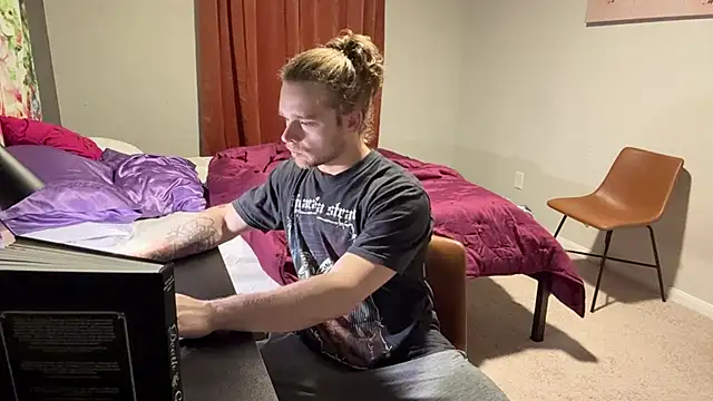 Snapshot of DaddydayDrinkzz chatting on 26, 2, 2025 DaddydayDrinkzz online show from 26, 2, 2025