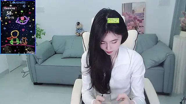 Snapshot of YiJin-a chatting on 15, 2, 2025 YiJin-a online show from 15, 2, 2025