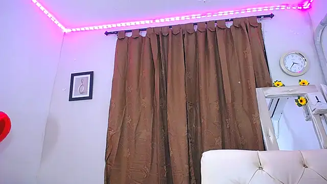 alaia 03 online show from 9, 3, 2025