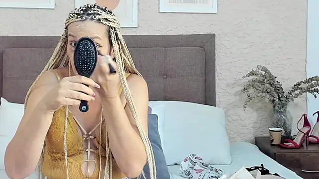 CarolinaGlamour online show from 10, 9, 2025