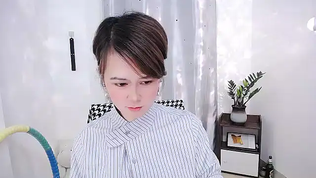 Snapshot of Fan_ting chatting on 13, 2, 2025 Fan ting online show from 13, 2, 2025