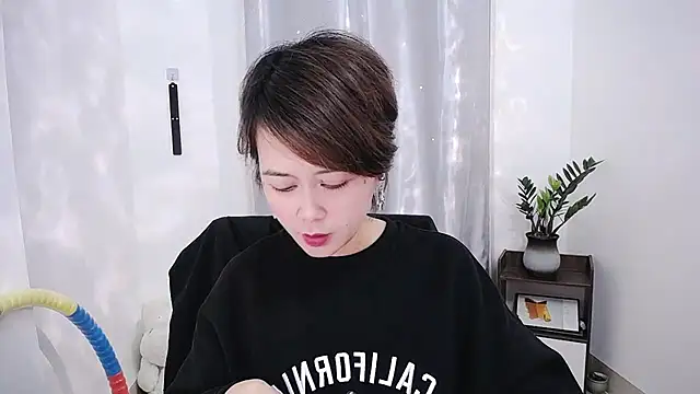 Snapshot of Fan_ting chatting on 22, 2, 2025 Fan ting online show from 22, 2, 2025