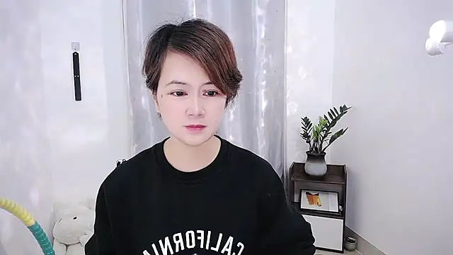 Snapshot of Fan_ting chatting on 28, 2, 2025 Fan ting online show from 28, 2, 2025