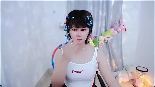 Snapshot of Fan_ting chatting on 13, 10, 2025 Fan ting online show from 13, 10, 2025