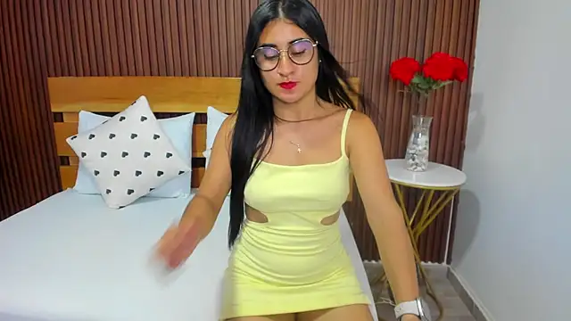 Snapshot of evelin_leroy chatting on 5, 12, 2024 evelin leroy online show from 5, 12, 2024