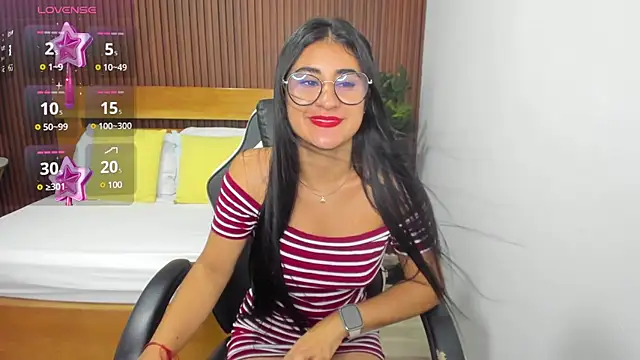 Snapshot of evelin_leroy chatting on 4, 2, 2025 evelin leroy online show from 4, 2, 2025