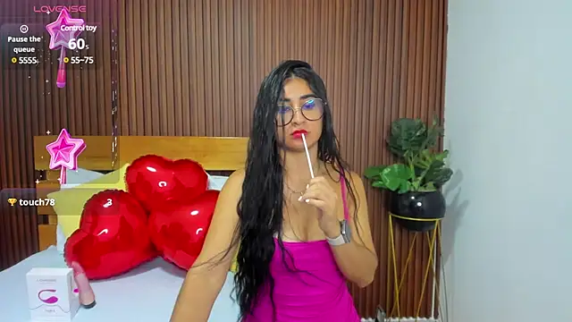 Snapshot of evelin_leroy chatting on 13, 2, 2025 evelin leroy online show from 13, 2, 2025