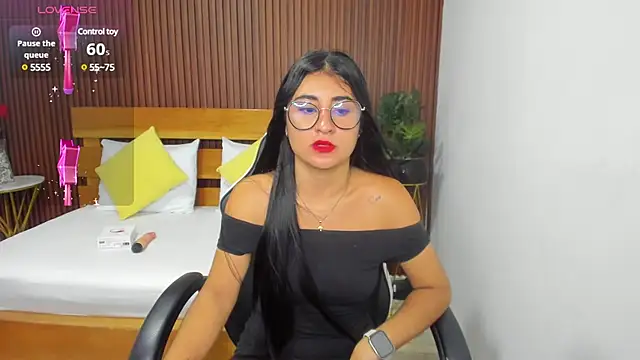 Snapshot of evelin_leroy chatting on 25, 2, 2025 evelin leroy online show from 25, 2, 2025