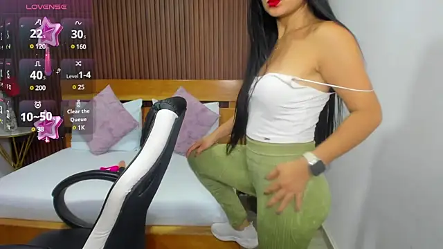 Snapshot of evelin_leroy chatting on 20, 3, 2025 evelin leroy online show from 20, 3, 2025