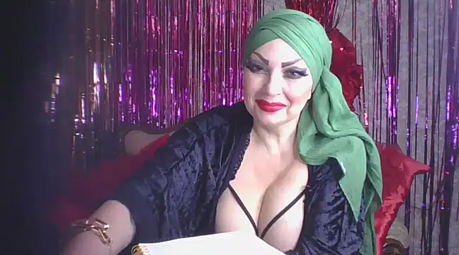 Snapshot of Izabella_gold chatting on 4, 3, 2025 Izabella gold online show from 4, 3, 2025