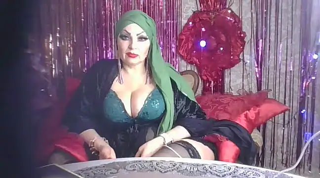 Snapshot of Izabella_gold chatting on 8, 3, 2025 Izabella gold online show from 8, 3, 2025