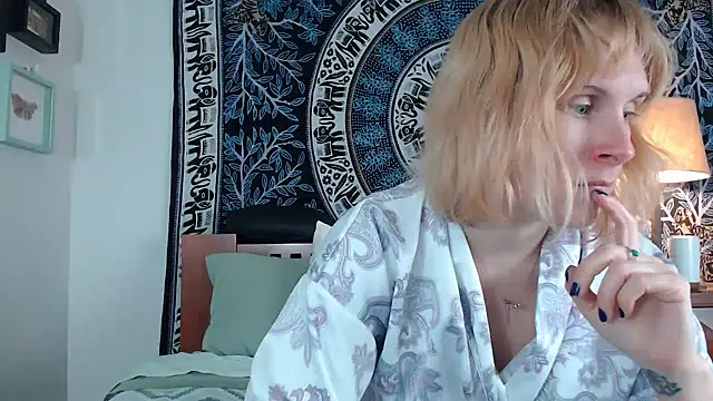 Snapshot of Cutikatxoxo chatting on 22, 2, 2025 Cutikatxoxo online show from 22, 2, 2025