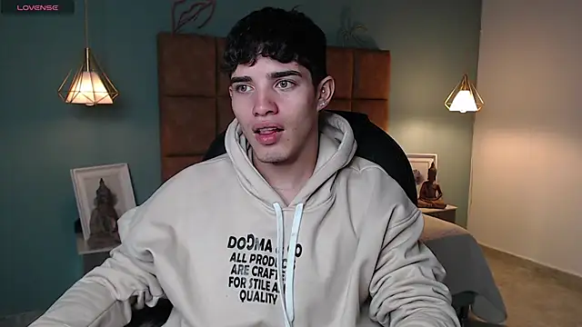 AlejooTwink online show from 14, 2, 2025