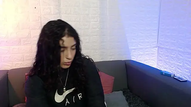 Layla 707 online show from 17, 2, 2025