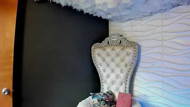 Layla 707 online show from 21, 3, 2026