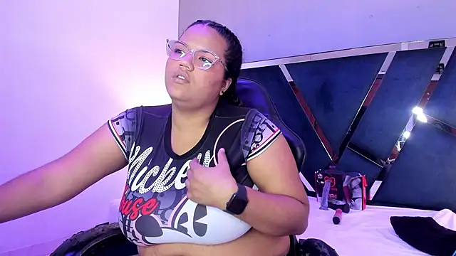 Snapshot of MhiaRey chatting on 17, 1, 2025 MhiaRey online show from 17, 1, 2025