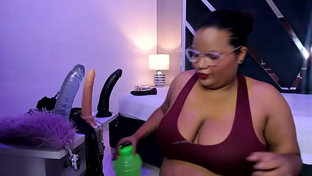 Snapshot of MhiaRey chatting on 25, 1, 2025 MhiaRey online show from 25, 1, 2025