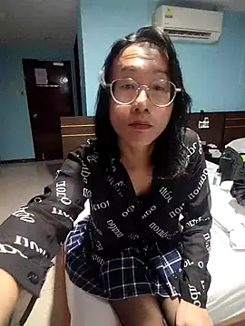 Snapshot of shampoo chatting on 6, 8, 2026 shampoo online show from 6, 8, 2026