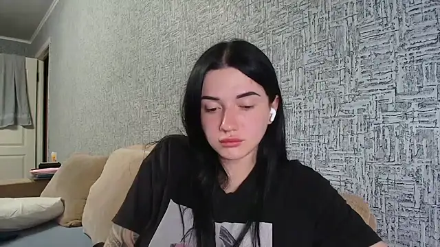 Liana diva online show from 10, 3, 2026