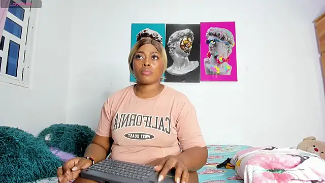 Snapshot of Lilybaudinx96 chatting on 19, 12, 2025 Lilybaudinx96 online show from 19, 12, 2025