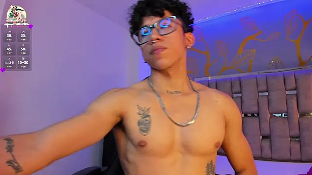 Snapshot of AkazaBoy_ chatting on 1, 1, 2025 AkazaBoy online show from 1, 1, 2025