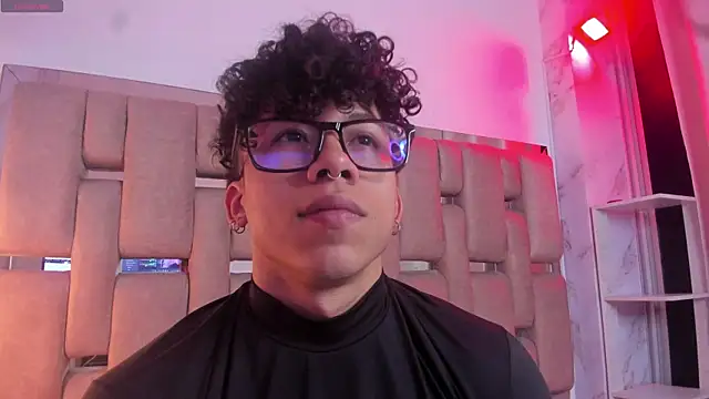 AkazaBoy  online show from 4, 11, 2025