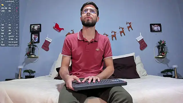 Snapshot of ETHAN_ADAM chatting on 21, 12, 2024 ETHAN ADAM online show from 21, 12, 2024