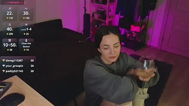 Snapshot of Space_X_Roxy_ chatting on 13, 12, 2024 Space X Roxy online show from 13, 12, 2024