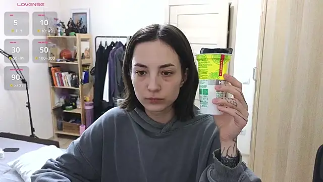 Snapshot of Space_X_Roxy_ chatting on 1, 11, 2025 Space X Roxy online show from 1, 11, 2025