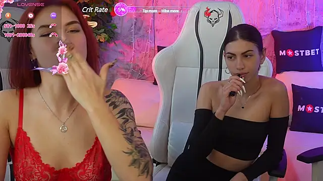 Snapshot of Magnetic_Mia_ chatting on 4, 12, 2024 Magnetic Mia online show from 4, 12, 2024