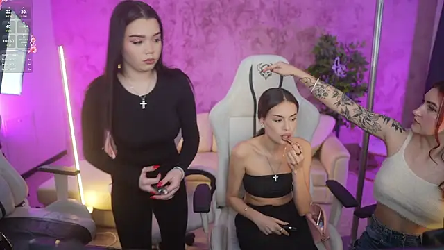 Snapshot of Magnetic_Mia_ chatting on 13, 2, 2025 Magnetic Mia online show from 13, 2, 2025