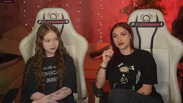 Snapshot of Magnetic_Mia_ chatting on 27, 7, 2026 Magnetic Mia online show from 27, 7, 2026
