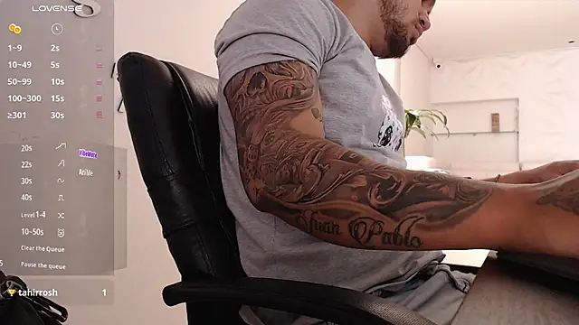 Aaron Hunter  online show from 15, 3, 2025