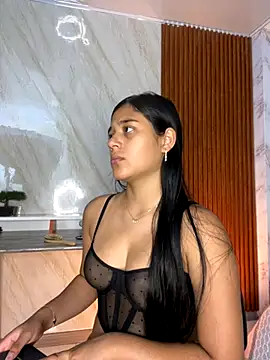 Snapshot of floriamANDjazmin chatting on 4, 11, 2025 floriamANDjazmin online show from 4, 11, 2025