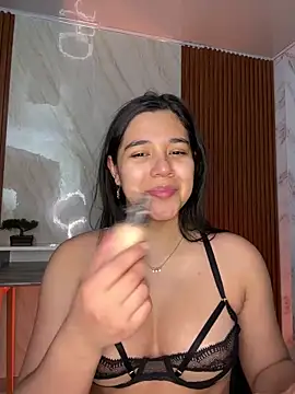 Snapshot of floriamANDjazmin chatting on 30, 4, 2026 floriamANDjazmin online show from 30, 4, 2026