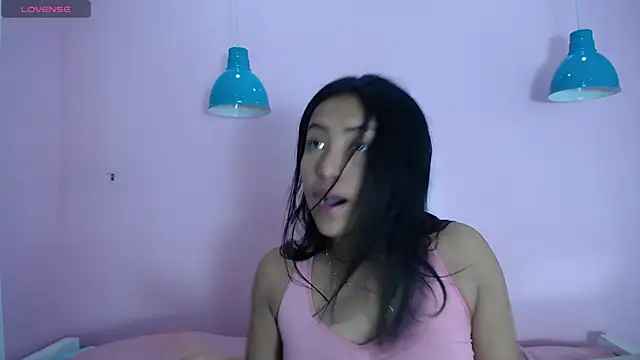 Snapshot of WenndyWild chatting on 5, 2, 2025 WenndyWild online show from 5, 2, 2025