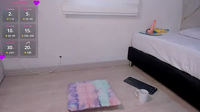 Snapshot of Mackenize chatting on 14, 12, 2024 Mackenize online show from 14, 12, 2024