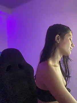 Snapshot of _18_laura chatting on 29, 12, 2024 18 laura online show from 29, 12, 2024