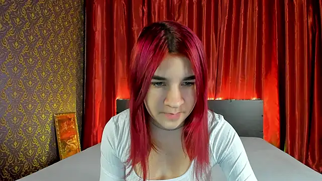  Polly Love  online show from 2, 12, 2024