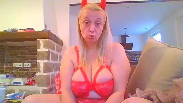 Melinastarr online show from 22, 3, 2025