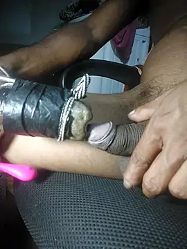 Snapshot of touldad chatting on 19, 11, 2025 touldad online show from 19, 11, 2025