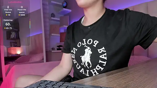 Megan mooree  online show from 17, 3, 2025