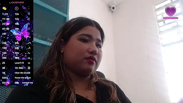 Snapshot of Gabycutee chatting on 2, 10, 2025 Gabycutee online show from 2, 10, 2025