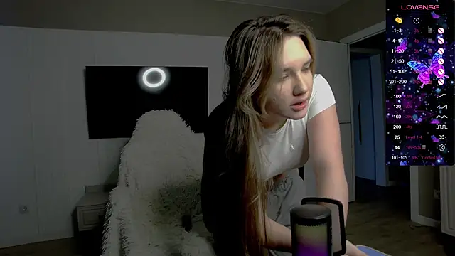 Holly Molii online show from 23, 11, 2025