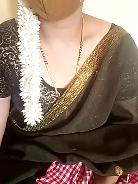 Snapshot of yourtamilcouple chatting on 23, 12, 2024 yourtamilcouple online show from 23, 12, 2024