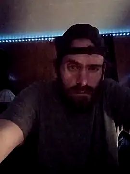 Snapshot of RobStrokes215 chatting on 21, 12, 2025 RobStrokes215 online show from 21, 12, 2025