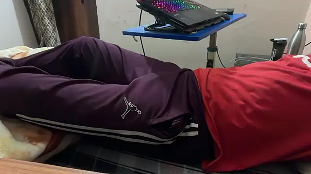 Snapshot of sexyboy09 chatting on 29, 10, 2025 sexyboy09 online show from 29, 10, 2025