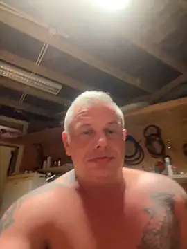 JakubW79 online show from 18, 12, 2024